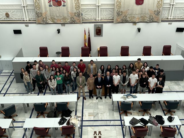 Los estudiantes participantes en el programa Educando en Justicia visitan la Asamblea Regional - 1, Foto 1