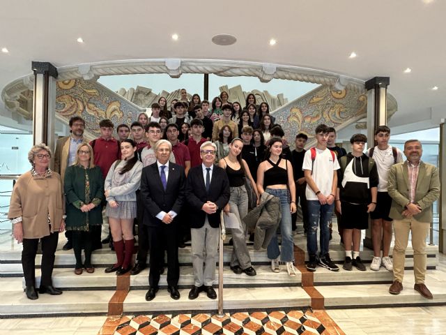 Los estudiantes participantes en el programa Educando en Justicia visitan la Asamblea Regional - 2, Foto 2