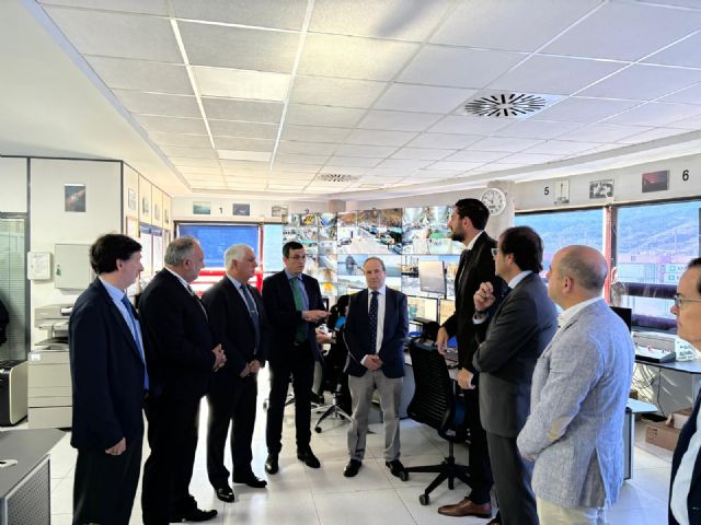 El Centro de Control del Puerto de Cartagena pone en marcha la línea 112 para dar mayor inmediatez en las situaciones de emergencias - 1, Foto 1