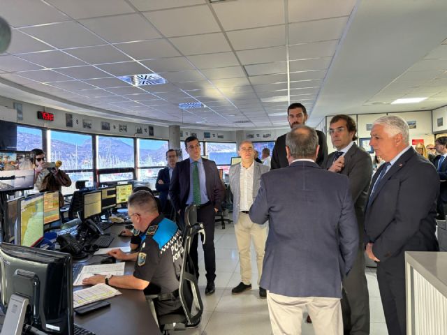 El Centro de Control del Puerto de Cartagena pone en marcha la línea 112 para dar mayor inmediatez en las situaciones de emergencias - 2, Foto 2