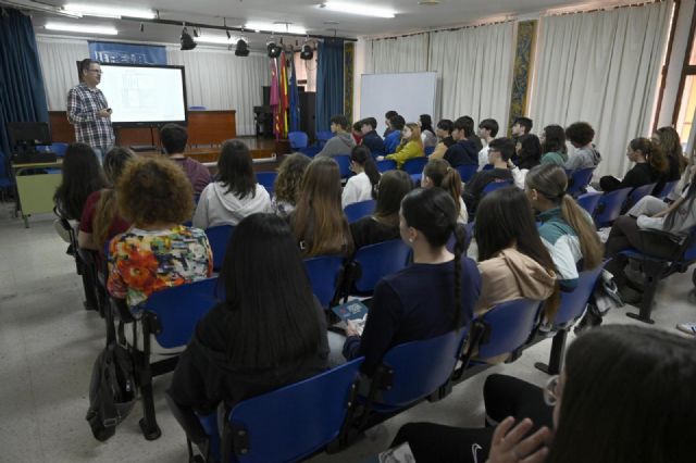 La Universidad de Murcia visita 134 institutos de Secundaria para informar de su oferta académica - 1, Foto 1