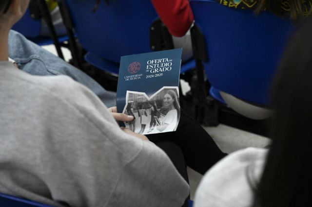 La Universidad de Murcia visita 134 institutos de Secundaria para informar de su oferta académica - 2, Foto 2