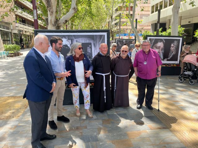 El Paseo Alfonso X acoge la exposición ´Pax et bonum´ por el 25° aniversario de la Cofradía de la Fe - 3, Foto 3
