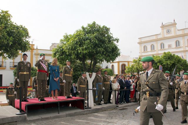 España. Sevilla . El Ejército de Tierra organizó una jura de bandera civil en plena Plaza de España en Alcalá del Río - 4, Foto 4