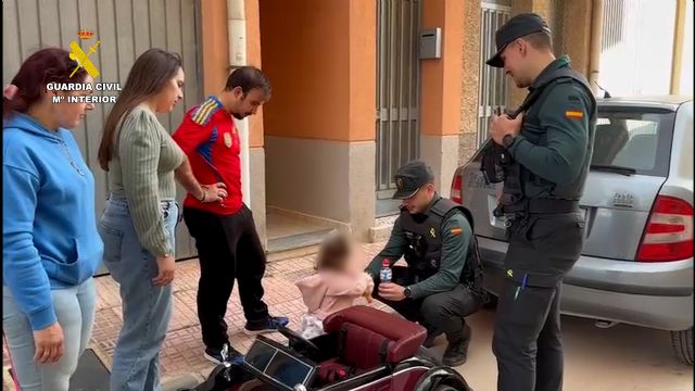 Dos guardias civiles fuera de servicio reaniman in extremis a una bebé que se encontraba en parada cardiorrespiratoria, Foto 3