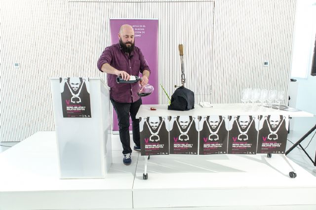 La diligente compañía de vinos celebra su décimo aniversario con la V edición del certamen de microrrelatos y relatos cortos - 2, Foto 2