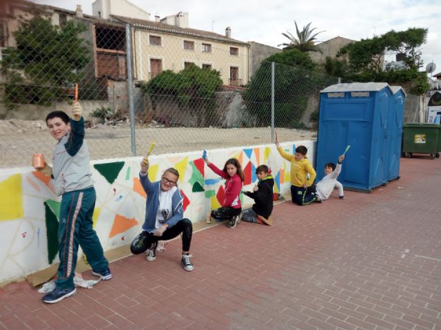 La Concejalía de Juventud clausura con el artista Sam3 la primera edición del taller 'Street Art' - 4, Foto 4