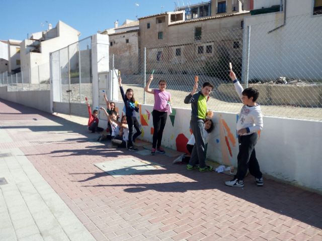 La Concejalía de Juventud clausura con el artista Sam3 la primera edición del taller 'Street Art' - 5, Foto 5