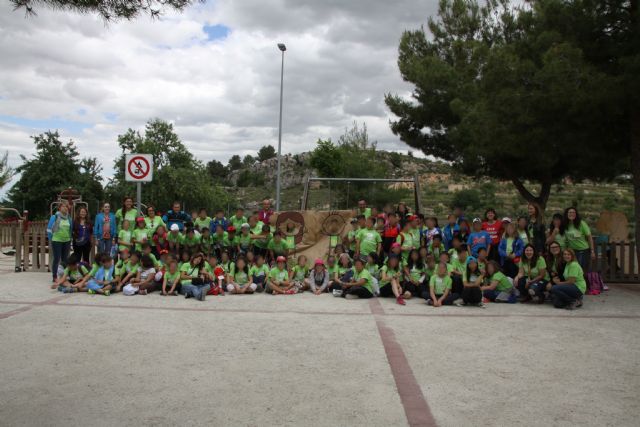 Los niños de Conectando Pedanas simbolizan en El Berro la unin entre sus centros, Foto 2