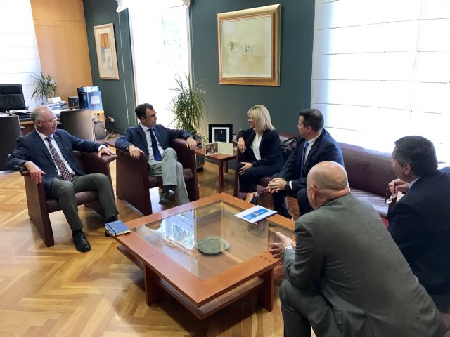 El alcalde se reúne con la directora regional de Carrefour de cara a la próxima apertura del hipermercado en Murcia - 2, Foto 2