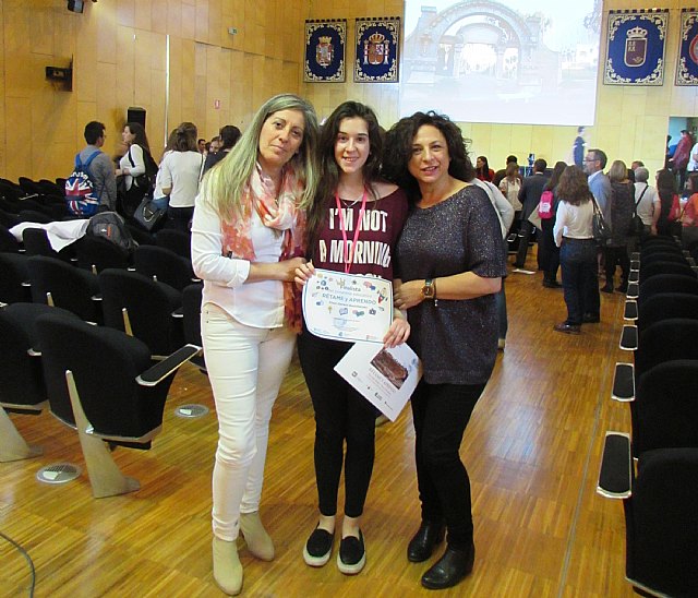 La totanera María Andreo Yllanes participó en la Fase Final del concurso «Rétame y aprendo», en la categoría de Bachillerato, Foto 5