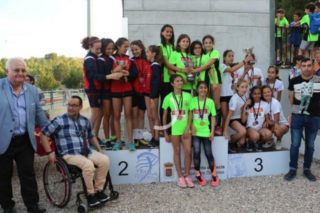 El atletismo escolar de Alhama suma varias medallas en la final regional por equipos, Foto 3