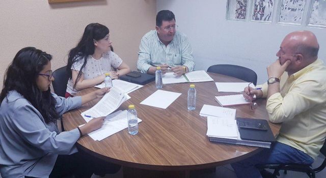 AIDMUR introduce las reivindicaciones del profesorado interino en el debate electoral - 3, Foto 3