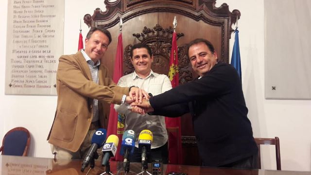 El Alcalde informa que las negociaciones para mantener la antigua fábrica de Coopbox fructifican - 1, Foto 1