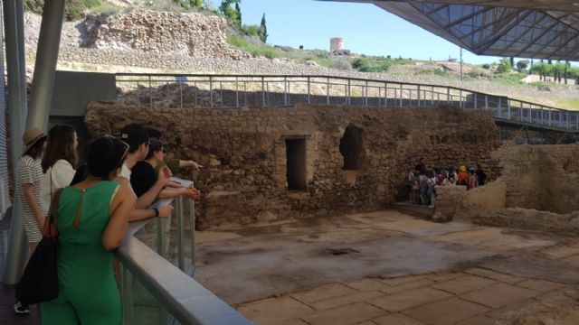 Unas jornadas muestran a turoperadores británicos el potencial de la Región como destino de turismo escolar - 1, Foto 1