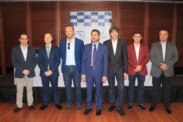 Los bloques centro-derecha, centro-izquierda remarcan sus discrepancias sobre el control horario y las políticas de creación de empleo en la región de murcia - 1, Foto 1