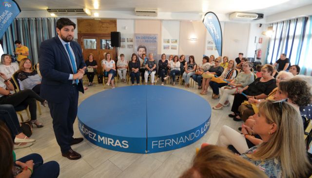 López Miras: Aprobaremos un Plan de Igualdad de Oportunidades que facilitará la conciliación y reducirá la brecha salarial  - 1, Foto 1