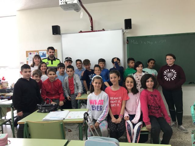 La Policía Local advierte a los menores sobre los riesgos de un mal uso de las TICs - 1, Foto 1