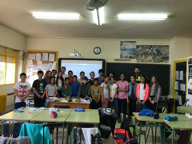 La Policía Local advierte a los menores sobre los riesgos de un mal uso de las TICs - 2, Foto 2