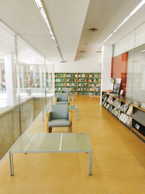 La Biblioteca Municipal 'Pilar Barnés' reabre la segunda planta y su hemeroteca el próximo lunes, 17 de mayo, gracias a la mejora de las circunstancias sanitarias en Lorca - 1, Foto 1