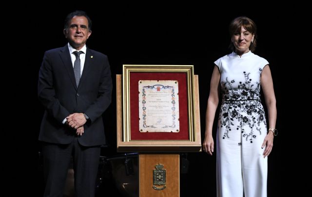 Murcia concede la Medalla de Oro a la Asociación contra el Cáncer en la Región de Murcia, Cáritas Diócesis de Cartagena y el Colegio Oficial de Enfermería - 5, Foto 5