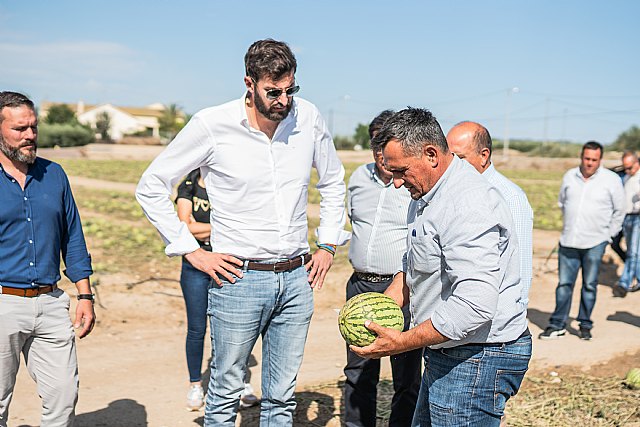 Antelo visita Lorca en el día de San Isidro para trasladar su apoyo a los agricultores afectados por la tormenta - 1, Foto 1
