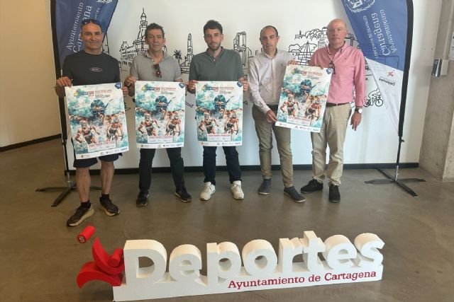 Medio millar de personas protagonizan un triatlón este domingo en Cartagena - 1, Foto 1