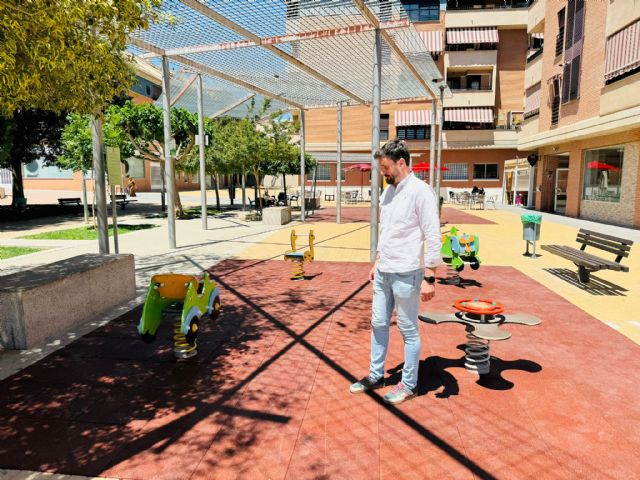 El Ayuntamiento renueva el parque infantil de la Plaza Virgen de la Amargura - 1, Foto 1