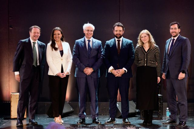 El festival internacional del cante de las minas concede su medalla de oro a la fundación teatro real - 1, Foto 1