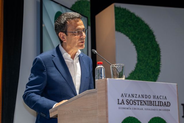 CaixaBank y Revista Élite Murcia impulsan el diálogo sobre sostenibilidad en la Región de Murcia con el foro 'Avanzando hacia la sostenibilidad' - 2, Foto 2