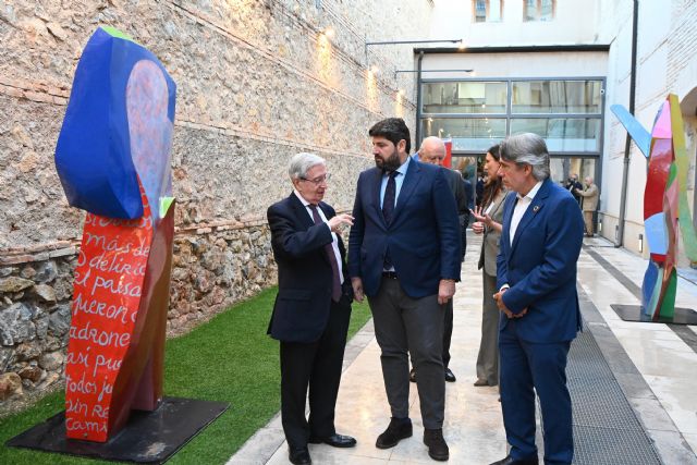 López Miras inaugura en Las Claras la exposición que repasa las más de seis décadas de trayectoria del artista muleño Cristóbal Gabarrón - 3, Foto 3