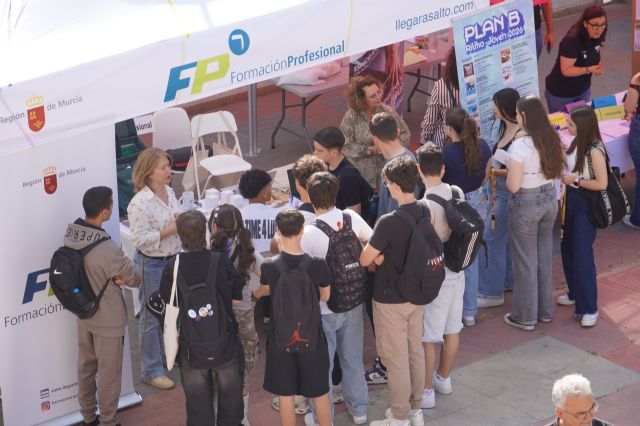 La I Feria de Empleo Joven acerca nuevas oportunidades laborales a la juventud de Santomera - 2, Foto 2