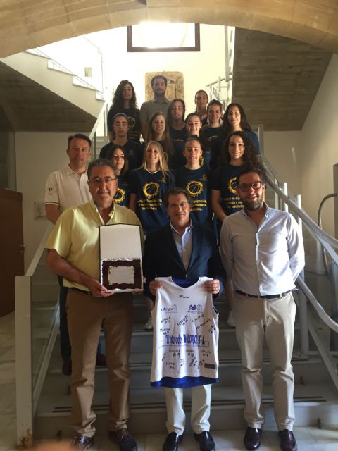 El Alcalde de Lorca felicita al Eliocroca Femenino de Baloncesto por su ascenso a la Primera Nacional - 1, Foto 1