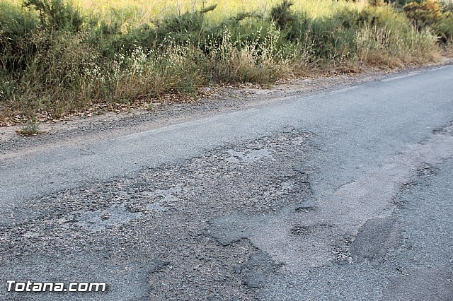 Development invites tenders for the rehabilitation of the road surface of the road main access to the site of La Bastida for more than one million euros, Foto 2