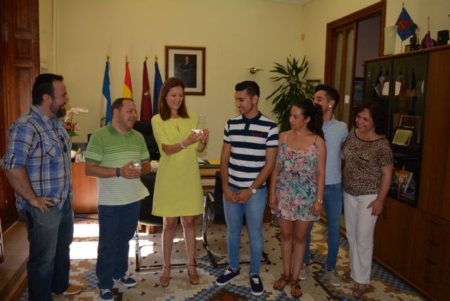 La alcaldesa recibe al galardonado equipo del musical El Libro de La Selva - 1, Foto 1