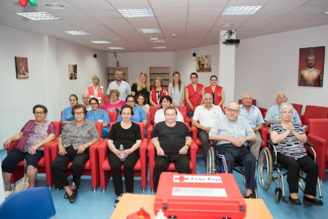 Cruz Roja y Ayuntamiento ponen en marcha el programa Salud constante - 1, Foto 1
