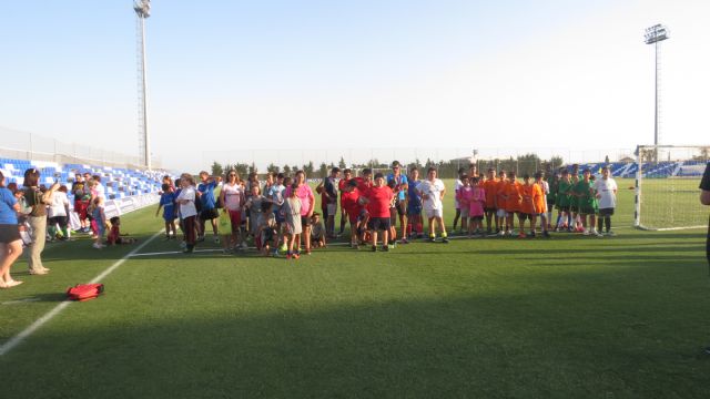 El equipo del colegio San Pedro Apóstol gana la Copa Interescuelas de fútbol 2017 - 2, Foto 2