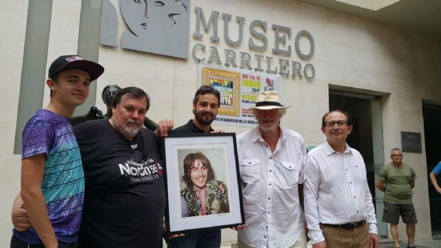 El festival 'Vaca Pop' se retoma con una exposición de fotografías de estrellas de la música de Bill Zygmant y Domingo J. Casas - 2, Foto 2