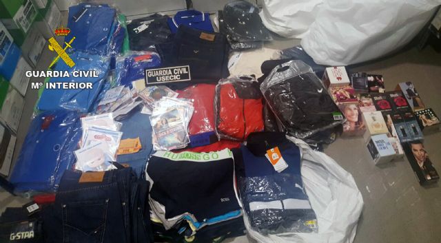 La Guardia Civil detiene a una persona con más de 500 productos falsificados - 1, Foto 1