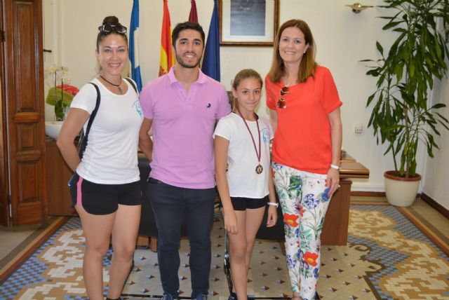 La alcaldesa y el edil de Deportes reciben a la subcampeona regional de gimnasia rítmica - 1, Foto 1
