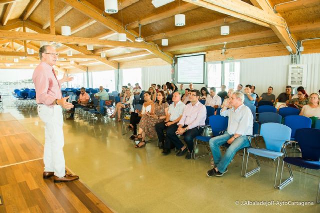 Seminario con jefes y sindicatos para la elaboracion de una nueva relacion de puestos de trabajo - 1, Foto 1