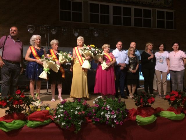 Julia Martnez is crowned as the new queen of the Elderly Parties of the Municipal Center of the Plaza Balsa Vieja, Foto 2