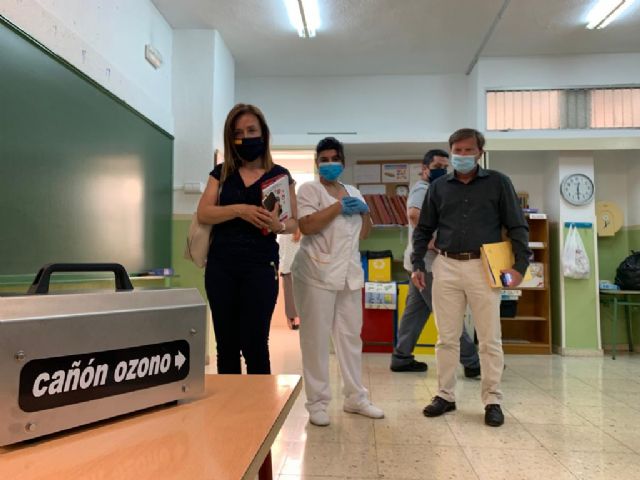 Educación renueva la cubierta del lucernario del CEIP Santiago el Mayor - 3, Foto 3