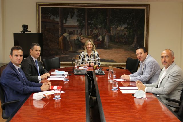 La consejera de Empresa aborda junto al alcalde de Mula los proyectos prioritarios para el municipio - 1, Foto 1