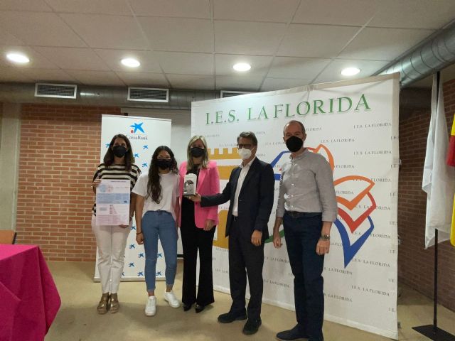 Una alumna del IES La Florida gana el segundo premio de 'Finanzas para Jóvenes' - 1, Foto 1