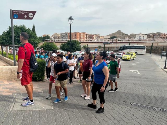 Lorca se suma al reto escolar de lograr los 10.000 pasos saludables señalizando una ruta dentro del programa 'Escuelas activas' - 2, Foto 2