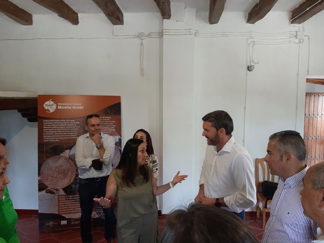 Comunidad y Ayuntamiento de Yecla ponen en marcha el punto de información al visitante del Monte Arabí - 1, Foto 1