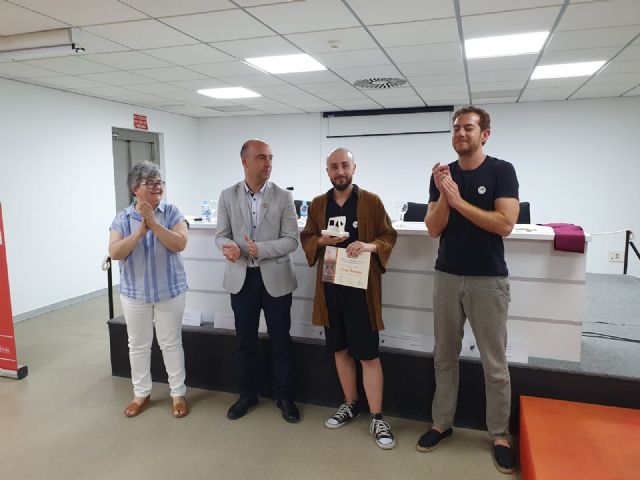 Fran Barreno, con Traducción del dolor, gana el I Premio Subirana para el mejor libro de poesía publicado en 2021 - 3, Foto 3