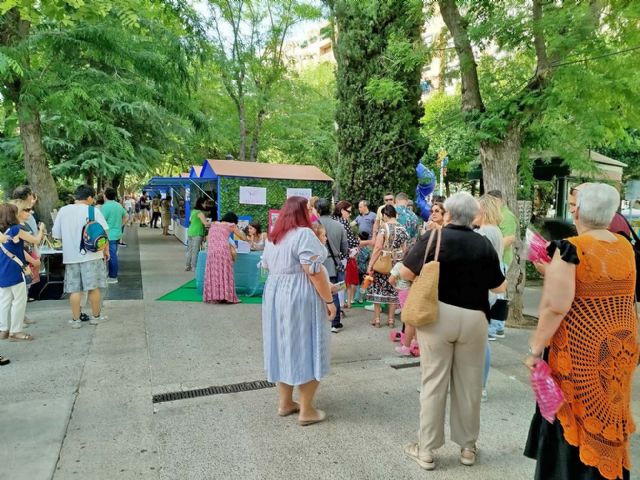 Álvaro, Erika, Felipe, Rubén, Sara y Lo Que Te Da La Gana obtuvieron un gran éxito en la firma de ejemplares de Secreto forestal - 3, Foto 3