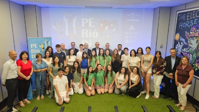 Medio millar de estudiantes participan en la XV edici�n de 'Mi Peri�dico Digital', Foto 2